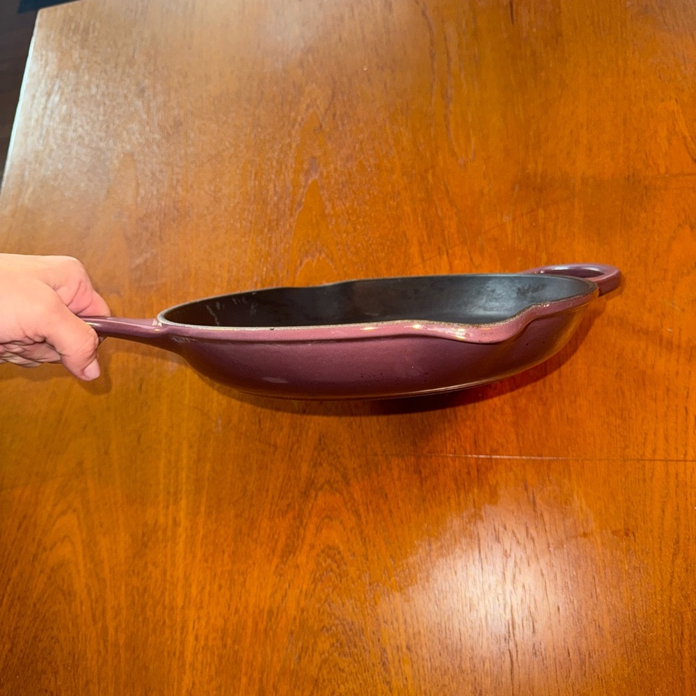 Le Creuset signature skillet- 10.25- FIG- discontinued color